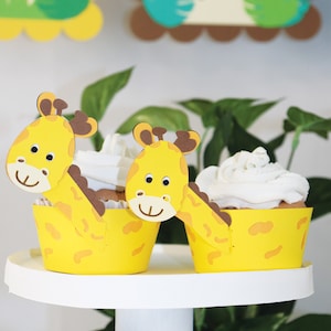 Giraffen Cupcake Wrapper, gelbes und oranges Kartenpapier von Safari Dschungel Giraffe. Für Baby shower oder Kindergeburtstag.