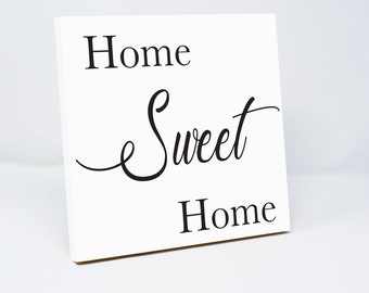 Accueil Sweet Home signe en bois.  Panneau en bois peint blanc ou noir avec le texte de vinyle.