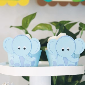 Involucri per cupcake elefante, cartoncino blu di elefante della giungla safari. Per baby shower o compleanno per bambini.