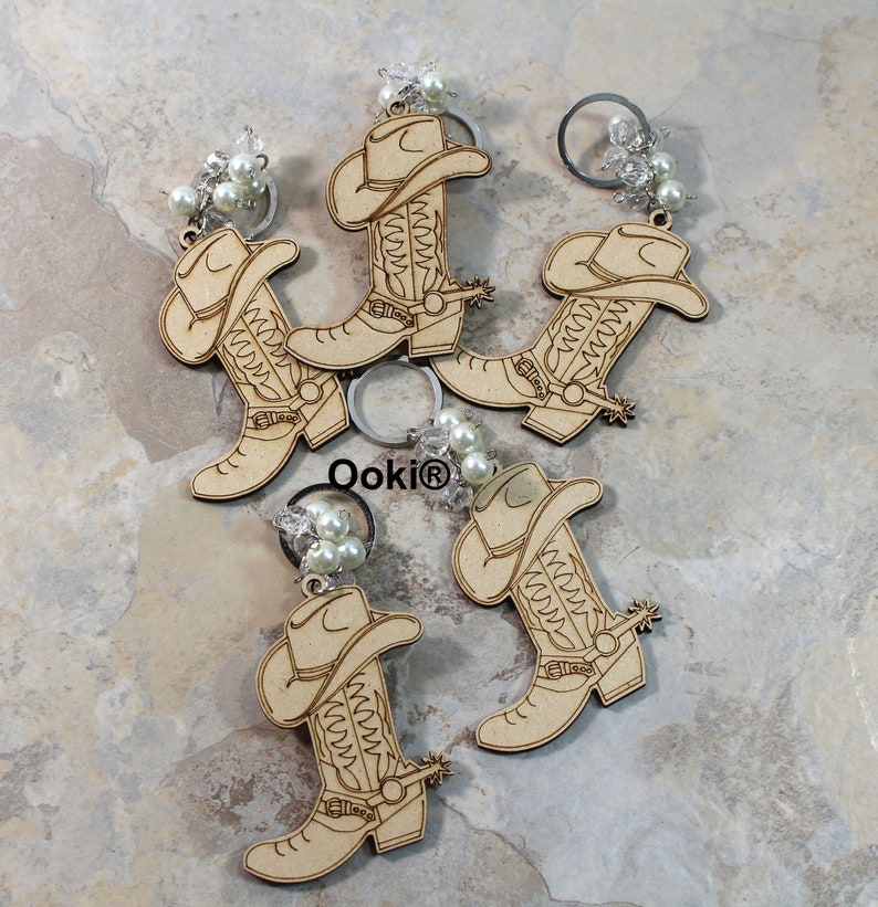 12 Cowboy Boots Hat Baptism Wood KeyChain Laser Wood Cut Cutout Favor Recuerdo De Bautizo Comunión 1st Communion Keepsake Party Favor 