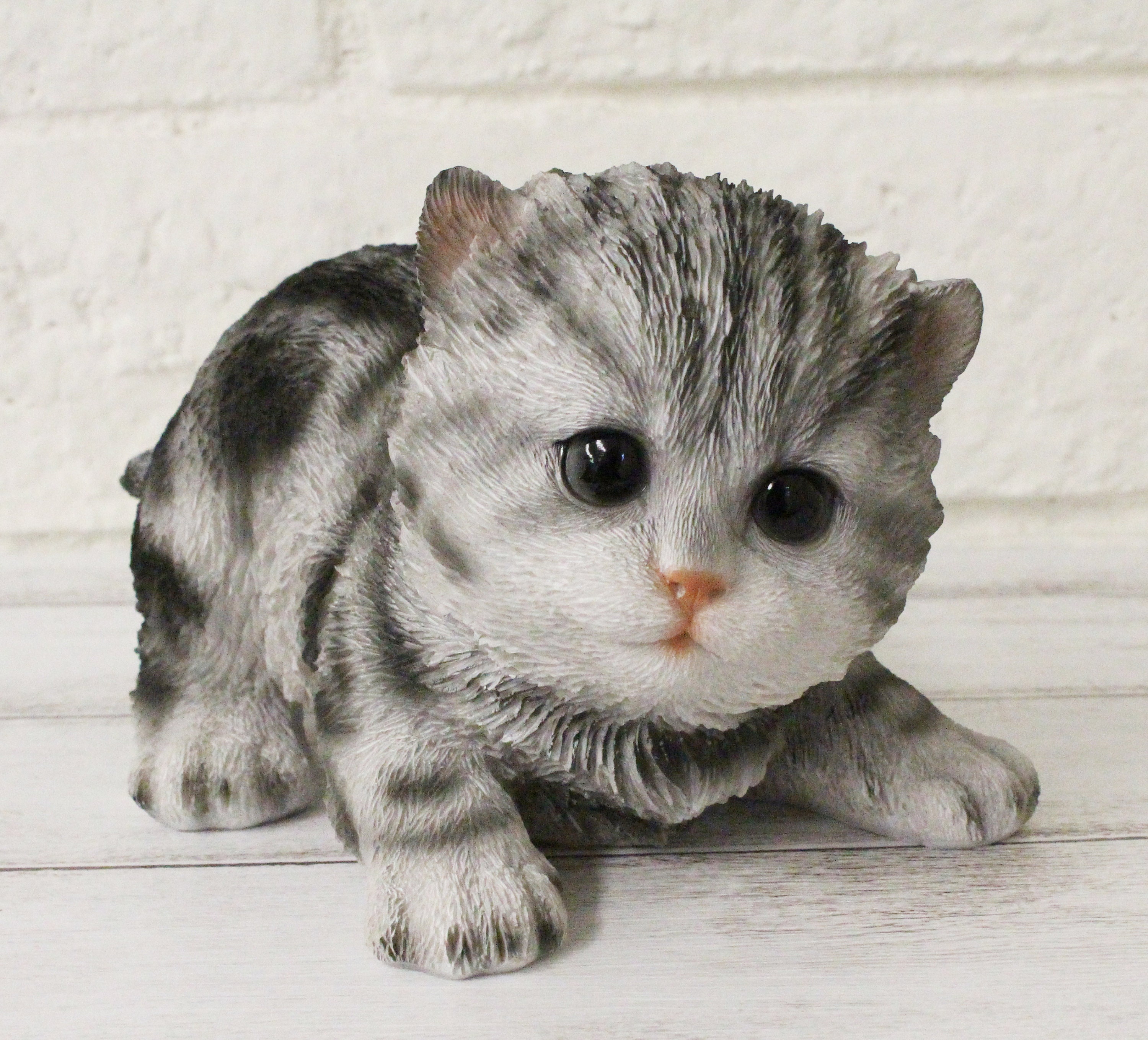 grey tabby cat statue