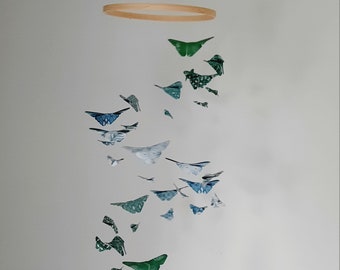 015c-Mobile bébé origami "double hélice de petits et grands papillons"