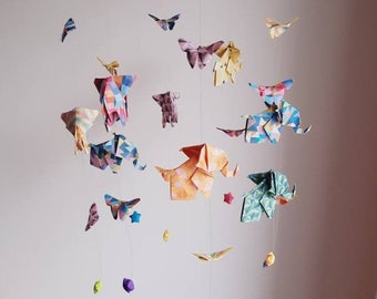 053-Mobile bébé origami "Éléphants, papillons et étoiles du Bonheur"