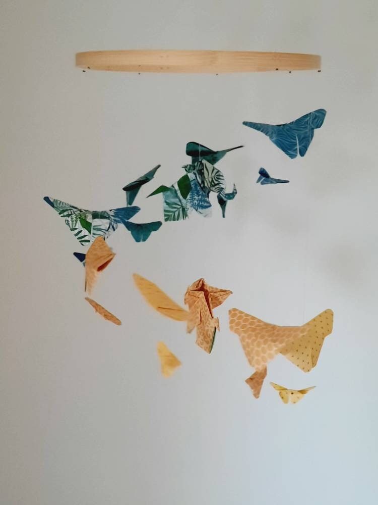 029-Mobile Origami Hélice de Petits et Grands Papillons avec Éléphants