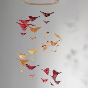 015-Móvil bebé origami doble hélice de mariposas pequeñas y grandes M2 : Rouge/Jaune
