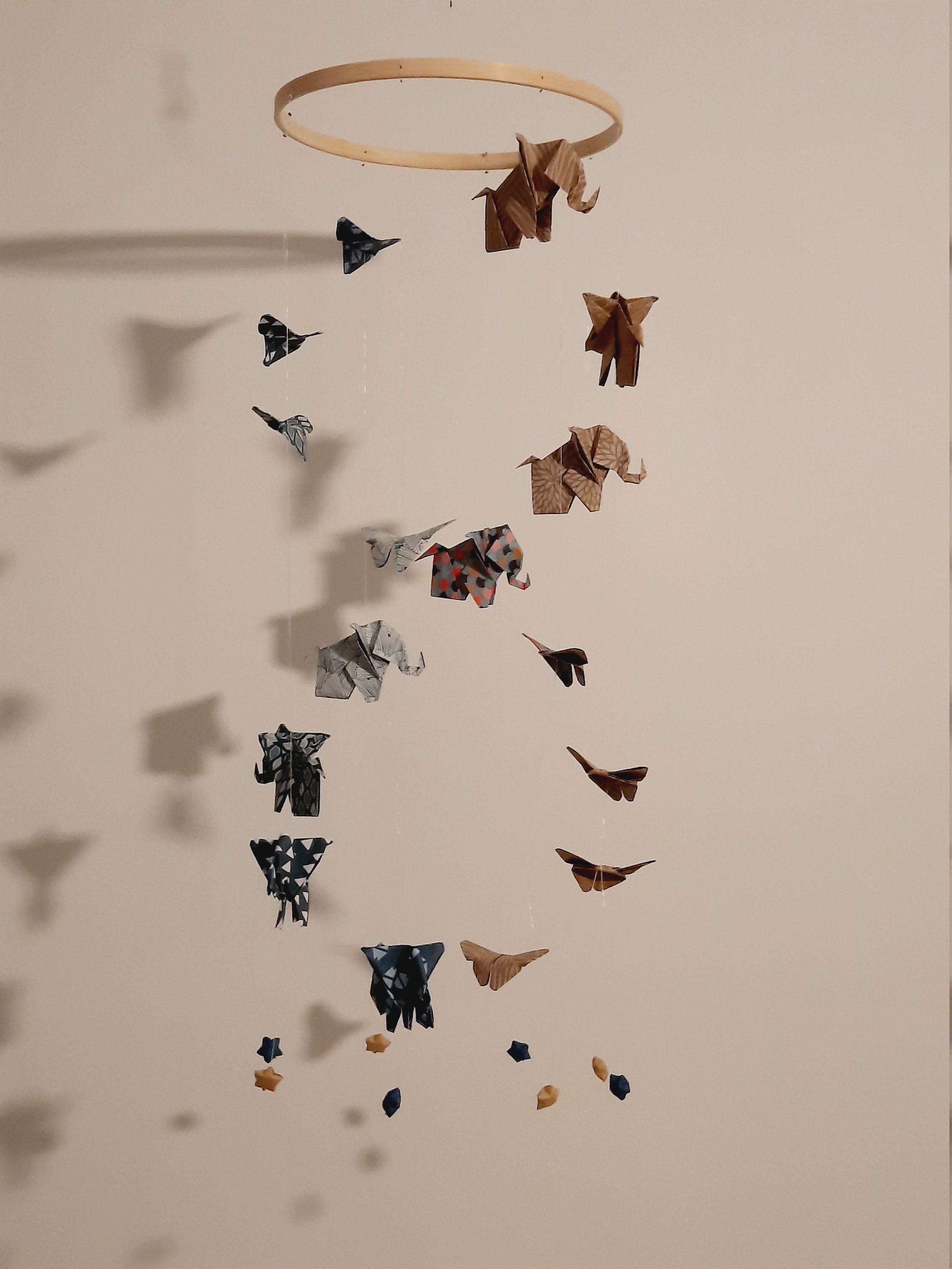 051-Mobile Bébé Origami Double Hélices Éléphants Papillons et Étoiles Du Bonheur
