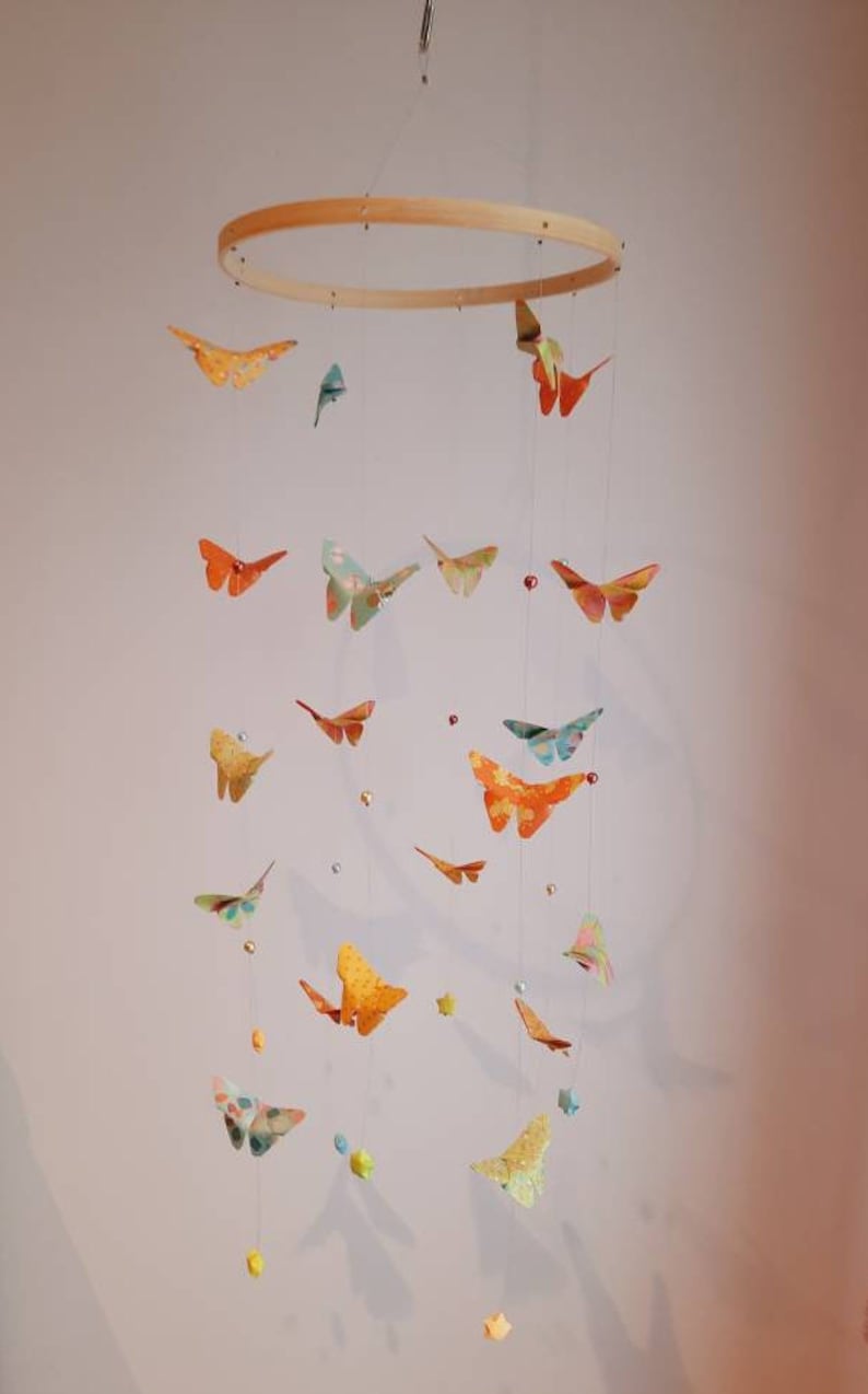 009-Mobile bébé origami Nuée de papillons et étoiles image 8