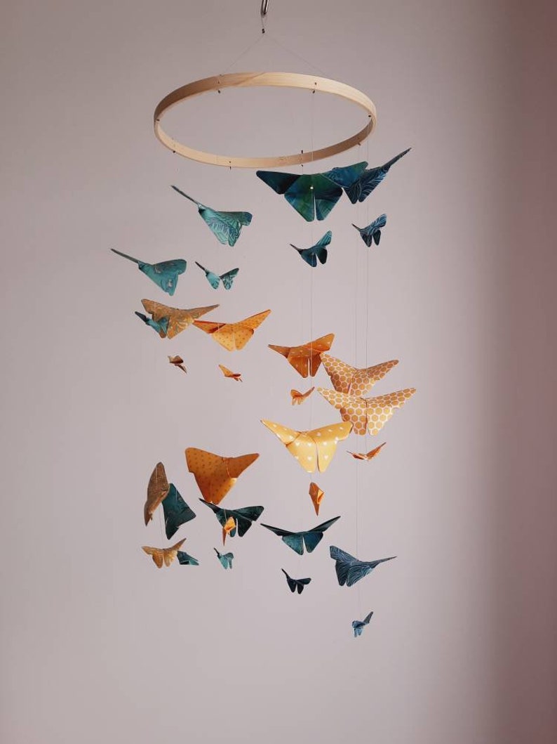 015-Móvil bebé origami doble hélice de mariposas pequeñas y grandes M1 : bleu/Vert/Jaune