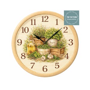 Puede incluir: Una taza de cerámica blanca con un asa negra y el texto "But First, Coffee" en negrita negra. La taza se encuentra sobre un fondo borroso, sugiriendo un ambiente acogedor.