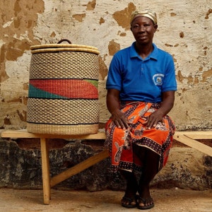 Handwoven Laundry Basket with Lid – Eco-Friendly Storage for Towels, Clothes, Bathroom and Bedroom