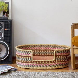 Cozy Dog Bed Basket – Handwoven Natural Bolga Dog Bed for Small to X-Large Dogs – Comfortable Woven Dog Basket – Pet Basket Bed