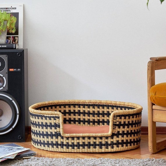 Handwoven Bolga Dog Bed Basket: Natural Woven Pet Bed