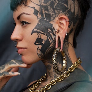 Tribal gold sayagata hoop earweights