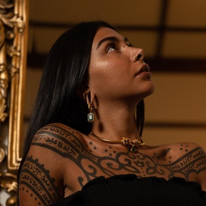 Emerald drop ear weight