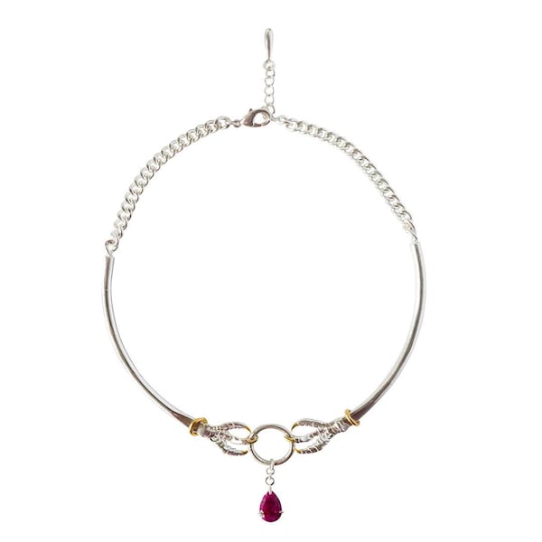 Girocollo in argento con artiglio di drago e rubino
