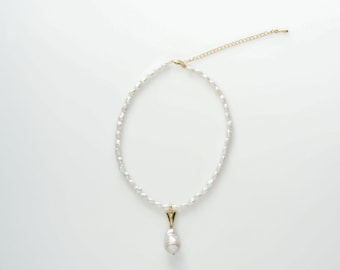 Baroque Pearl Choker with Pendant