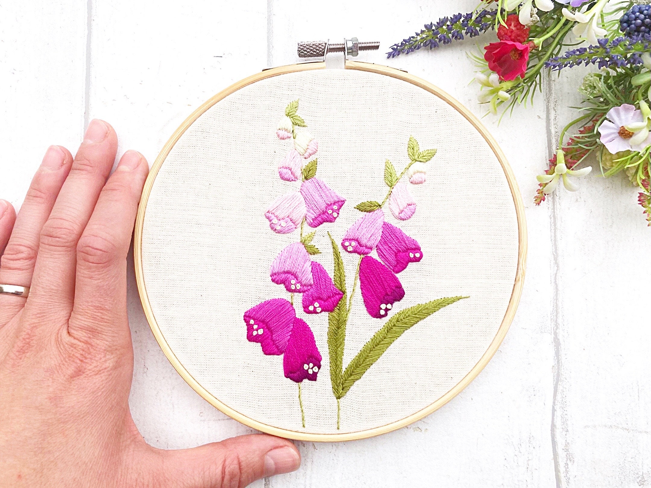 ジギタリスの刺繍パターン、野生の花の手刺繍、初心者向け刺繍、花の