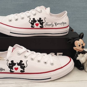 Aangepaste handgeschilderde Converse schoenen Disney Mickey en Minnie karakter kunst grafische trouwschoenen