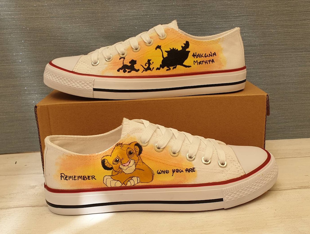 Low Israel Painted Converse Art Design Etsy Shoes - Matata Disney King Top Custom Hakuna Character Hand With Lion Graphic