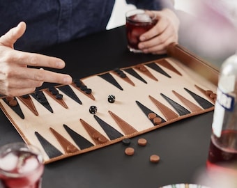 Set de backgammon de voyage en cuir personnalisé