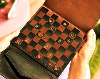 Personalised Leather Travel Chess Set – Handmade Game Gift for Dad, Grandad, Chess Lover – Perfect Father's Day Gift – Travel Chess Board