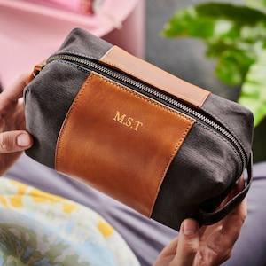 Trousse de toilette en cuir et toile avec personnalisation - Cadeau parfait pour la fête des pères pour papa, cadeau personnalisé unique - Idéal pour les voyages.