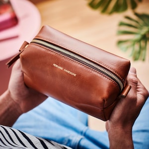 Personalised Luxury Leather Travel Wash Bag - Gift for Dad, Husband, Boyfriend. Handmade Beautiful Leather.