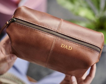 Fathers Day Gift - Dad Leather Wash Bag with Personalisation - Unique and Thoughtful Gift for Dad, Grooming Gift, Bespoke Gift