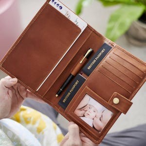 Personalisierte Luxusleder Reisebrieftasche - Perfektes Geschenk für jeden Reisenden oder jede Reisefamilie. Einzigartig und handgemacht, Geschenkbox