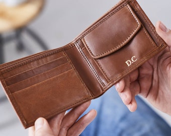 Cartera de cuero personalizada con compartimento para monedas: un maravilloso regalo de Navidad para papás, hermanos, hijos y adolescentes. Viene en una caja de regalo con lazo