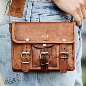 Petite sacoche en cuir personnalisée pour femme - Cadeau de Noël pour une amie, une maman, une soeur - Sacoche en cuir naturel faite main avec personnalisation