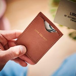 Porta biglietti da visita in pelle personalizzato - Perfetto come regalo di Natale per papà, figlio o fratello - Contiene 5 biglietti - Fatto a mano - Arriva in una scatola regalo con nastro