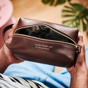 Beauty case compatto in pelle di lusso con personalizzazione - regalo di San Valentino per marito, fidanzato, unico fatto a mano - perfetto per i viaggi