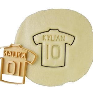 Tagliabiscotti maglia calcio: personalizzabile con nome e numero