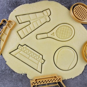 Cortadores de galletas con temática de tenis: raqueta, pelota de tenis, cancha, silla de árbitro imagen 1