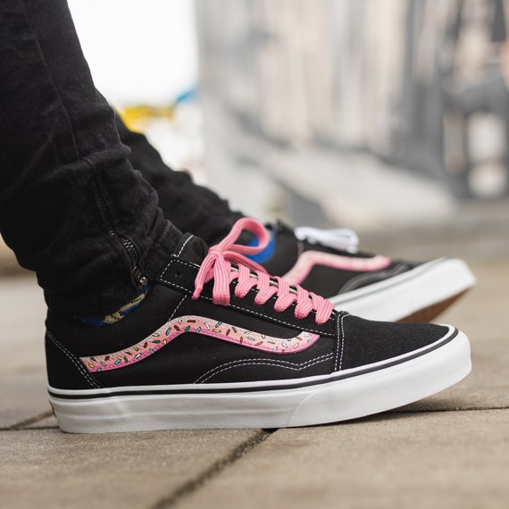 vans with donuts