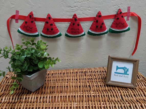 Cute Watermelon Felt Kawaii Garland (5 Watermelon Slices) - Watermelon Gift, kawaii Watermelon, Fun Watermelon Cute Watermelon Felt Kawaii Garland (5 Watermelon Slices) - Watermelon Gift, kawaii Watermelon, Fun Watermelon