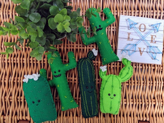 Happy Cactus Garland - Slightly Padded - Kawaii Cactus, Cactai green cactus, felt cactus, felt green garland expressive cactus nursery decor Happy Cactus Garland - Slightly Padded - Kawaii Cactus, Cactai green cactus, felt cactus, felt green garland expressive cactus nursery decor