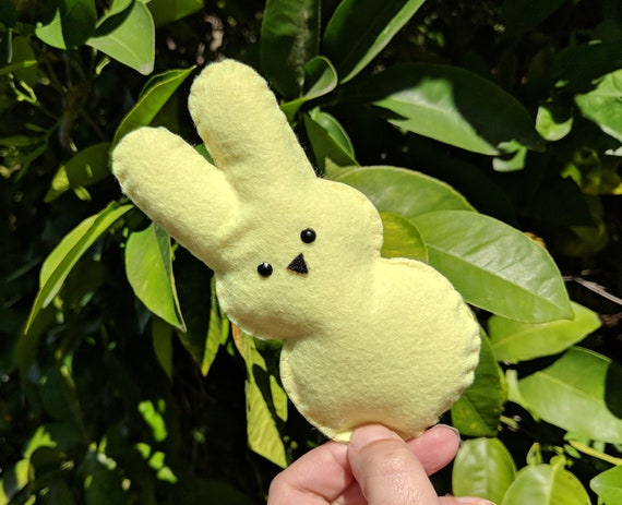 Felt Yellow and White Easter Bunny Peep Garland - 6 Bunnies / Rabbits / Nursery / Child's Bedroom / Party / Easter Decor Felt Yellow and White Easter Bunny Peep Garland - 6 Bunnies / Rabbits / Nursery / Child's Bedroom / Party / Easter Decor