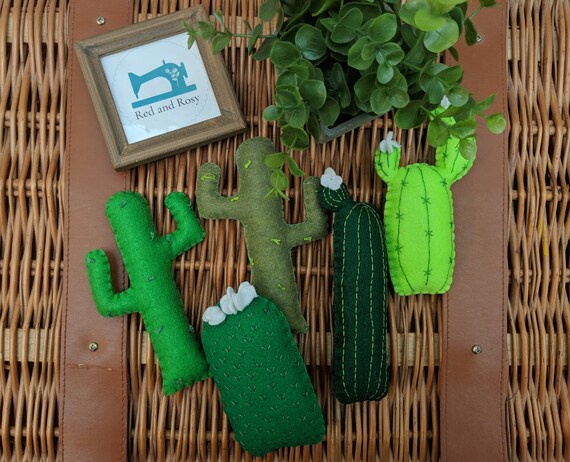 Cactus Garland - Slightly Padded - Cactus, Cactai, green cactus, felt cactus, felt green garland cactus nursery decor Cactus Garland - Slightly Padded - Cactus, Cactai, green cactus, felt cactus, felt green garland cactus nursery decor