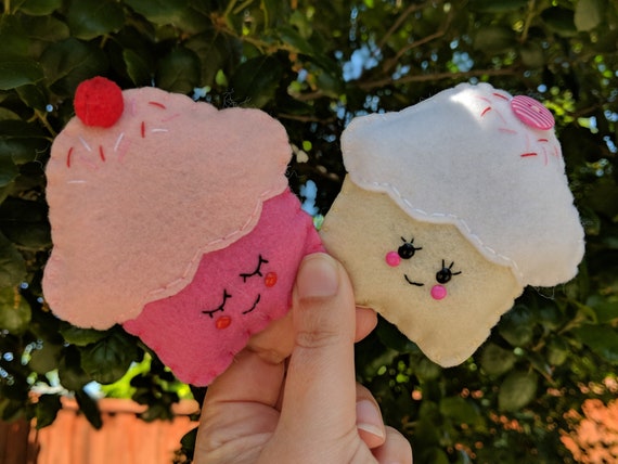 Happy Felt Cupcake Garland - Kawaii Pink Cupcake, Cupcake Bunting, Cupcake Decor, Cupcake Gift, Party Cupcake Decor, Nursery Cupcake Decor Happy Felt Cupcake Garland - Kawaii Pink Cupcake, Cupcake Bunting, Cupcake Decor, Cupcake Gift, Party Cupcake Decor, Nursery Cupcake Decor