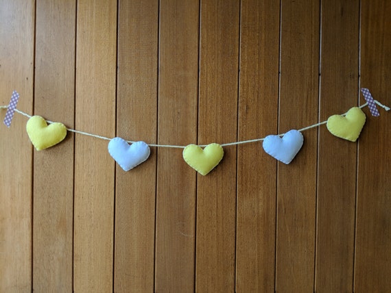 Felt Yellow and White Heart Garland - Nursery / Child's Bedroom / Party / Wedding Decor - Free shipping in UK Felt Yellow and White Heart Garland - Nursery / Child's Bedroom / Party / Wedding Decor - Free shipping in UK