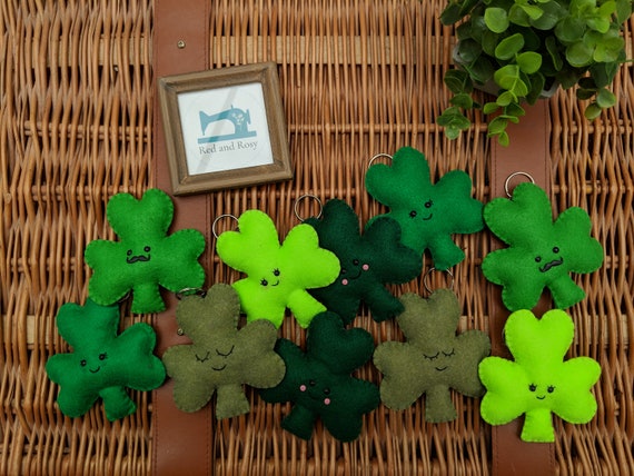 Shamrock Keychain Bundle - 10 pieces -Kawaii Shamrock, Happy Shamrock, St Patrick's Day, Party Favors, Made in Scotland Shamrock Keychain Bundle - 10 pieces -Kawaii Shamrock, Happy Shamrock, St Patrick's Day, Party Favors, Made in Scotland