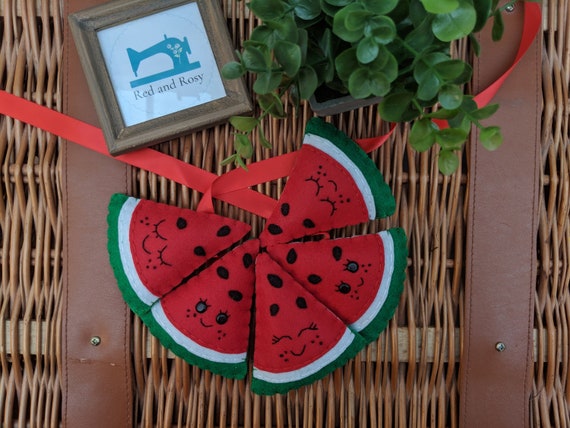 Cute Watermelon Felt Kawaii Garland (5 Watermelon Slices) - Watermelon Gift, kawaii Watermelon, Fun Watermelon Cute Watermelon Felt Kawaii Garland (5 Watermelon Slices) - Watermelon Gift, kawaii Watermelon, Fun Watermelon