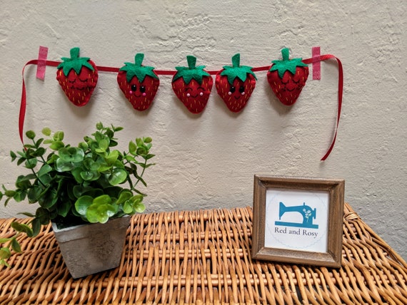 Cute Strawberry Felt Kawaii Garland (5 Strawberries) - Strawberry Gift, friend gift, kawaii strawberry, Happy Strawberry Cute Strawberry Felt Kawaii Garland (5 Strawberries) - Strawberry Gift, friend gift, kawaii strawberry, Happy Strawberry