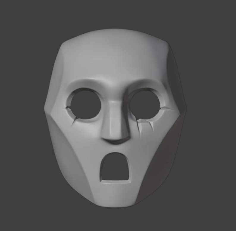 Op de afbeelding: Een wit, 3D-geprint masker met een verweerd, gebarsten oppervlak. Het masker heeft twee ooggaten, een groot mondgat en een gebeeldhouwde neus.