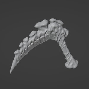 Puede incluir: Un modelo 3D de un arma curva, gris, similar a un hueso, con una punta afilada y una superficie texturizada.