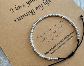 Pulsera de código Morse: Letra de la canción "Te amo, me está arruinando la vida"