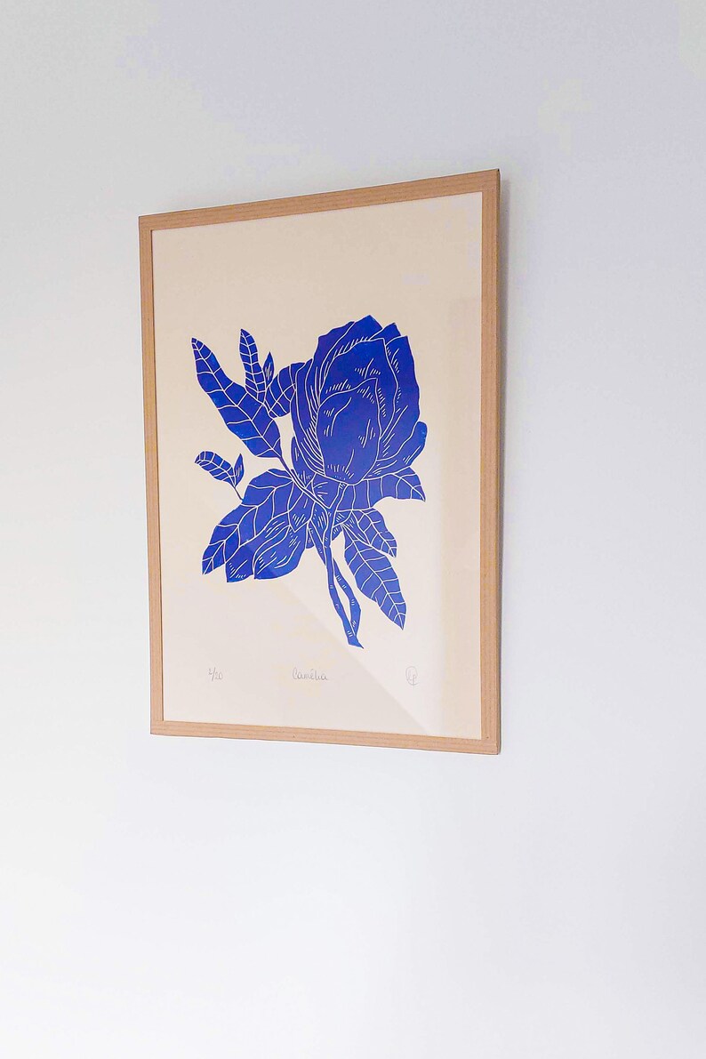 Original linocut Camellia, blue flower poster, format 21 cm x 30 cm on 260 g fringed art paper, original work of art, unique print image 5