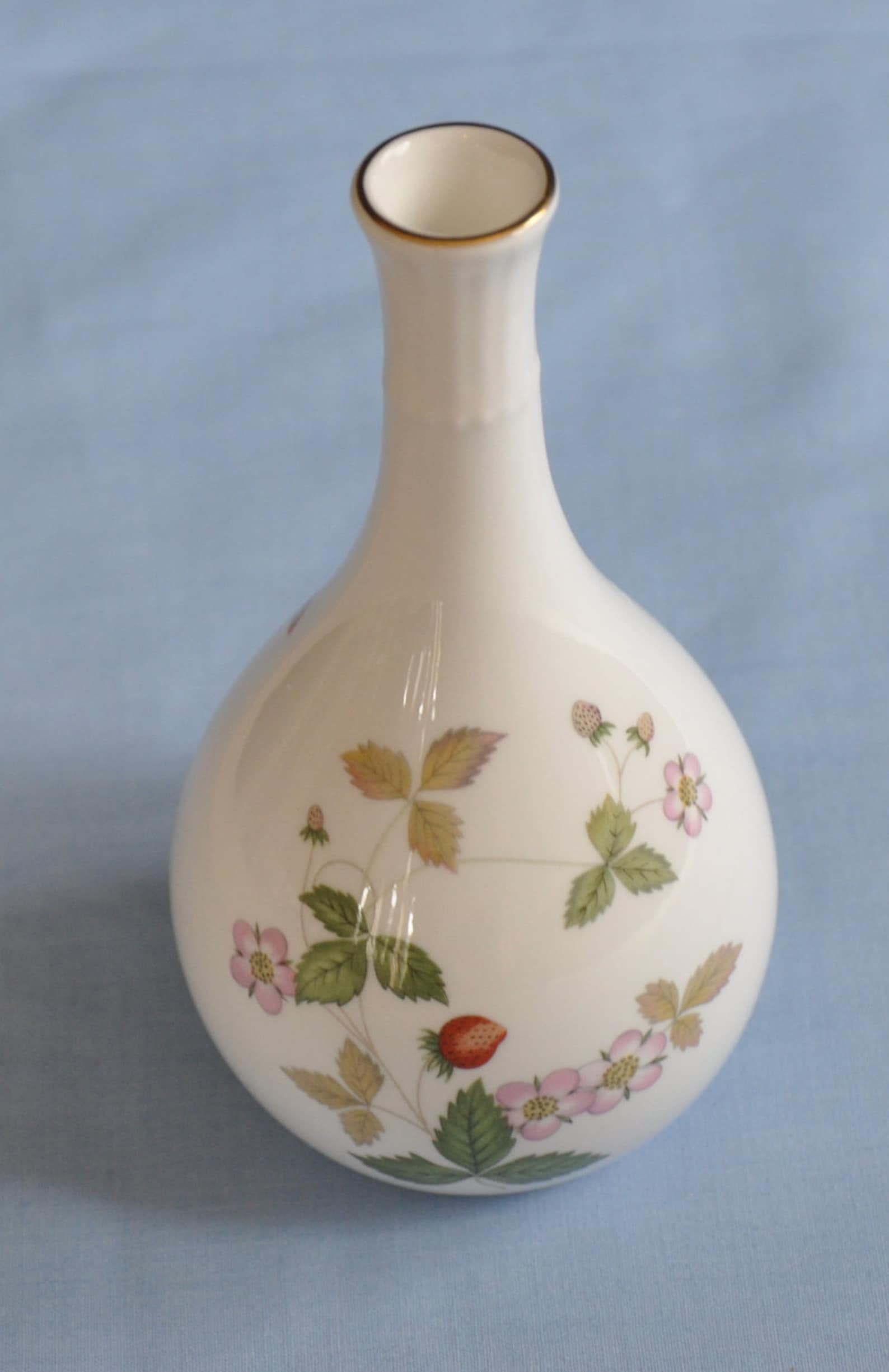 WEDGEWOOD Bud Vase Wild Strawberry Pattern Etsy